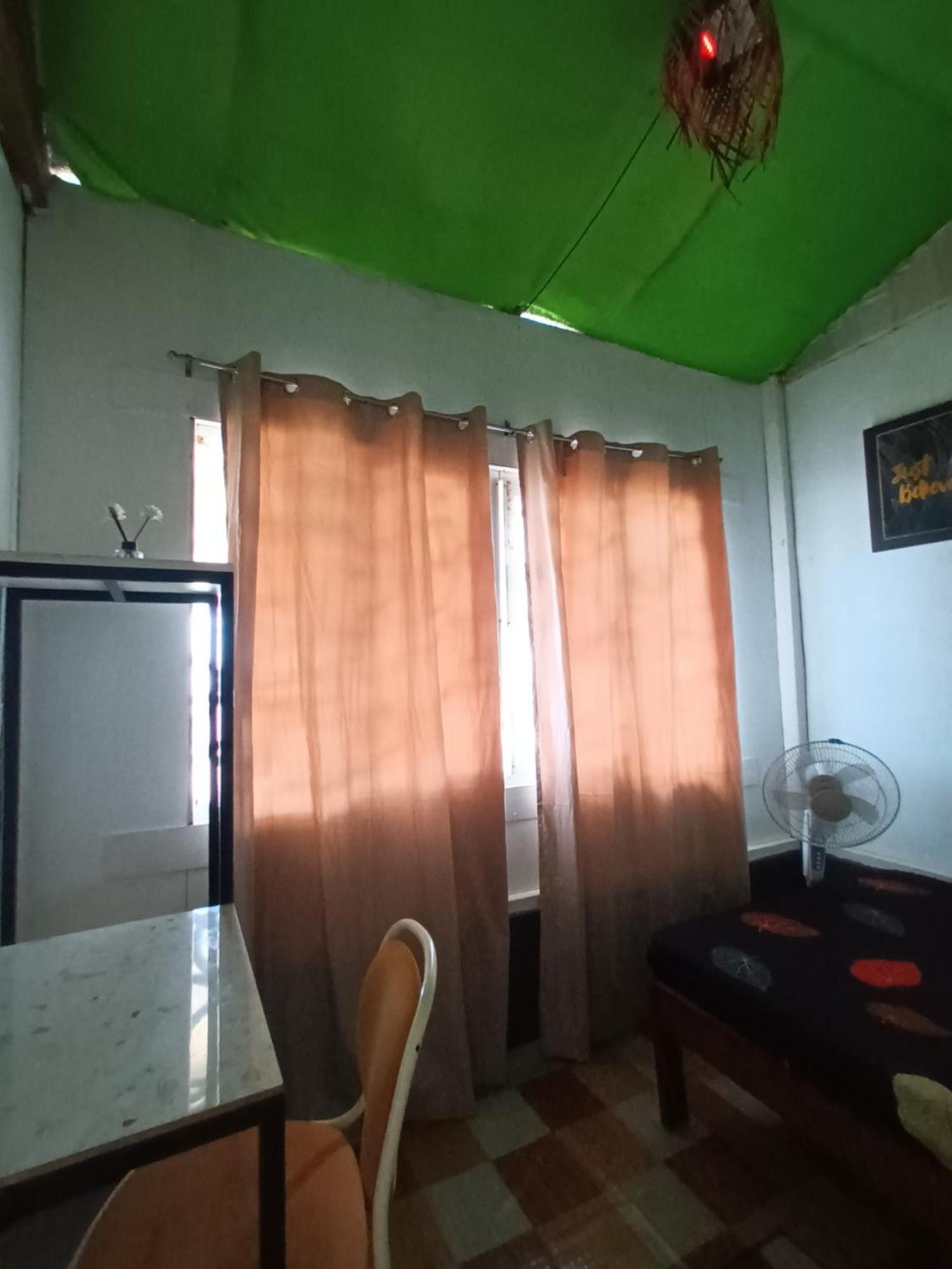 Holiday home Tupi's Beachfront Minihouse Bacungan